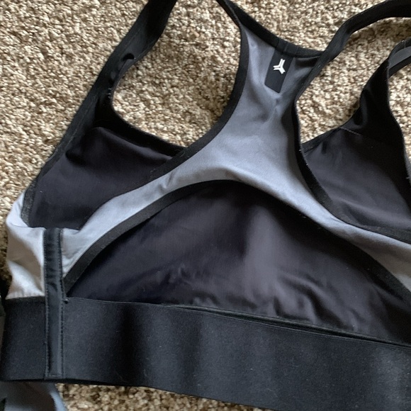 Ultracor workout set. Top and bottom both small. Used but lots of life left. - Picture 2 of 5